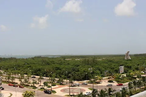 Torre Barcelona Suites Cancun Hotel
